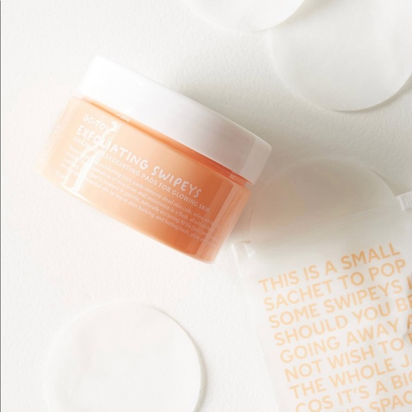 Go-To Exfoliating Swipeys - Picture 3 of 3